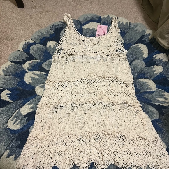 Adorable lace crochet bikini coverup. S M - Picture 4 of 4